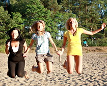 Real upskirt fun on the beach